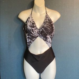 Fabletics NWT sz S  pc swimsuit